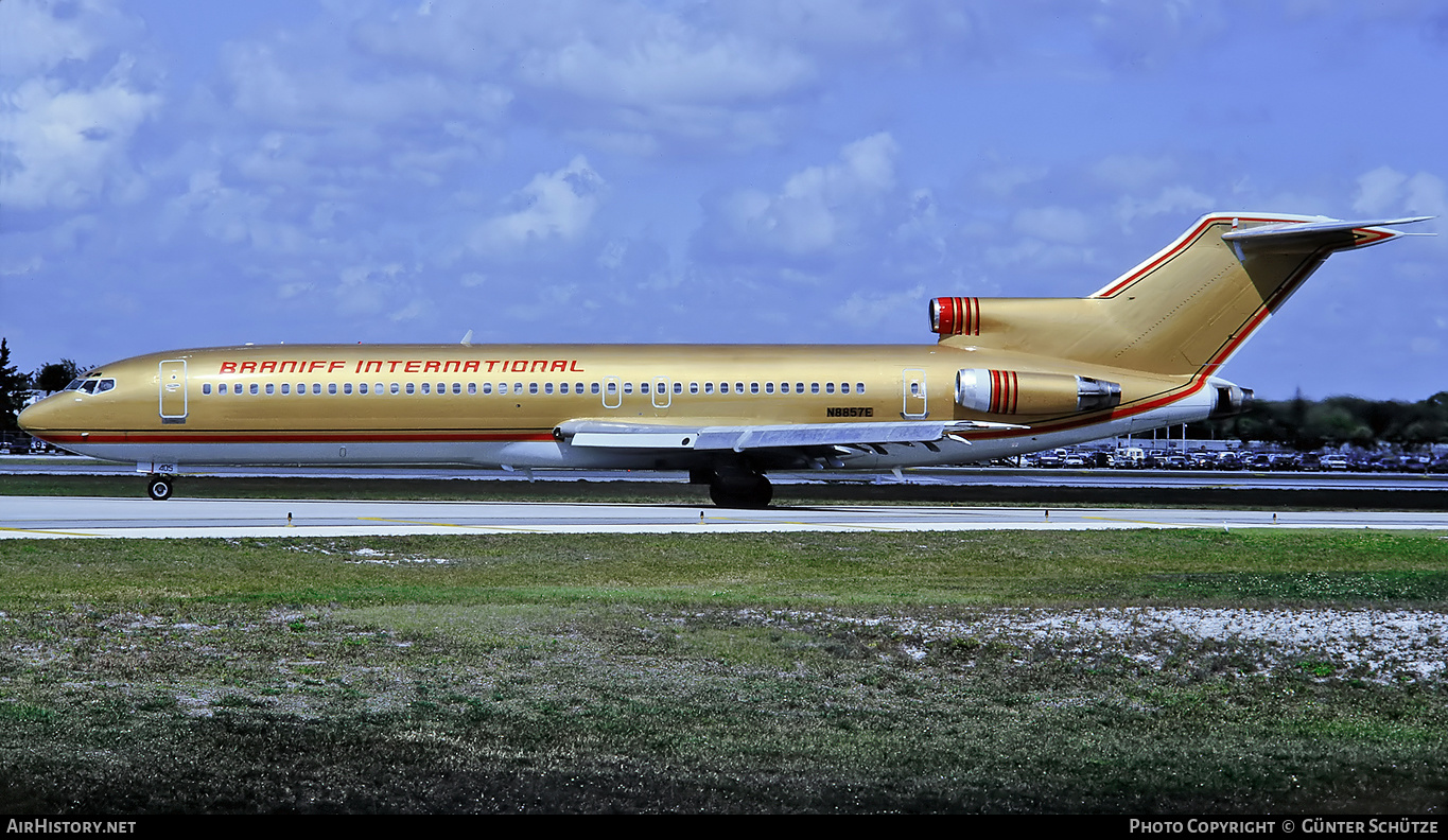 Aircraft Photo of N8857E | Boeing 727-225/Adv | Braniff International Airlines | AirHistory.net #215027