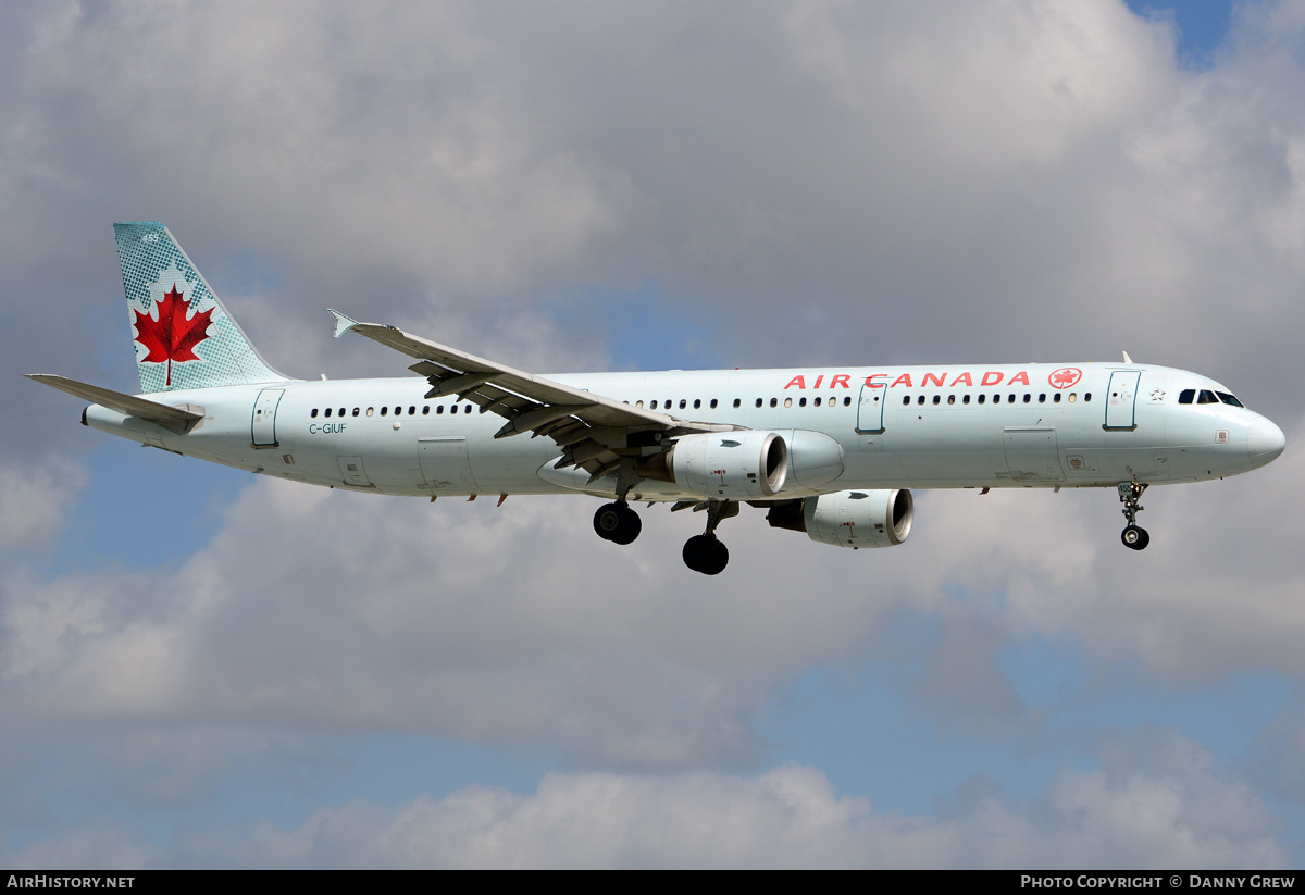 Aircraft Photo of C-GIUF | Airbus A321-211 | Air Canada | AirHistory.net #215044