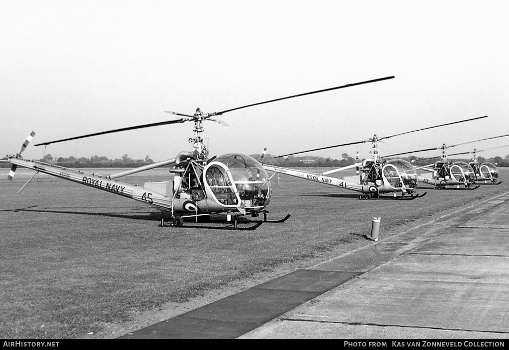 Aircraft Photo of XS705 | Hiller HT2 (UH-12E) | UK - Navy | AirHistory.net #215326