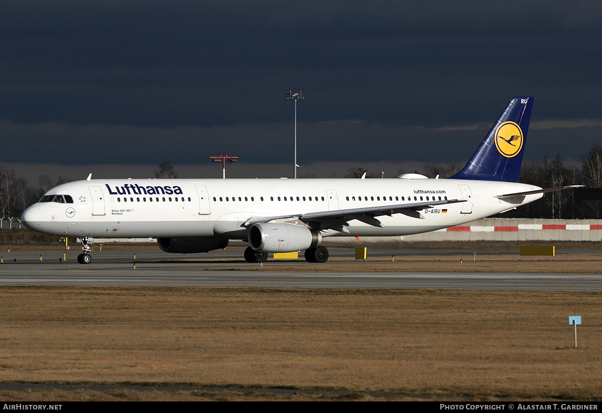 Aircraft Photo of D-AIRU | Airbus A321-131 | Lufthansa | AirHistory.net #215597
