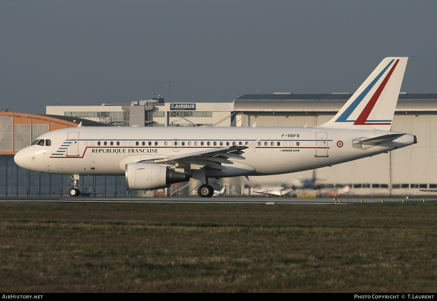 Aircraft Photo of 1556 | Airbus ACJ319 (A319-115/CJ) | France - Air Force | AirHistory.net #215622