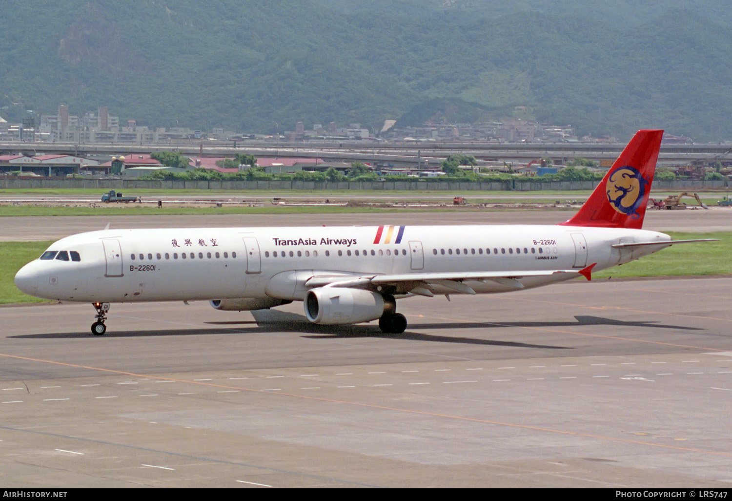 Aircraft Photo of B-22601 | Airbus A321-131 | TransAsia Airways | AirHistory.net #215744