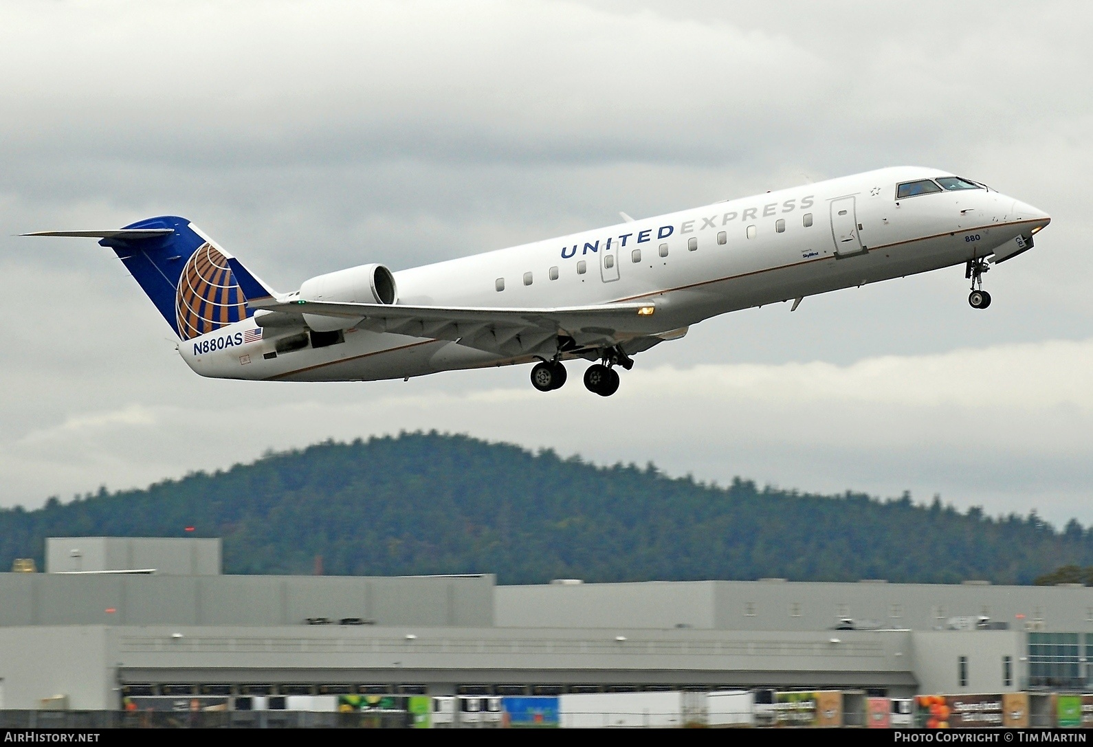Aircraft Photo of N880AS | Bombardier CRJ-200ER (CL-600-2B19) | United Express | AirHistory.net #215857