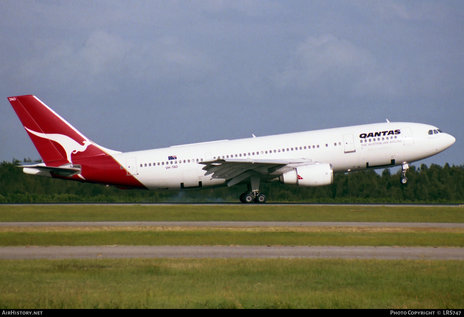 Aircraft Photo of VH-TAD | Airbus A300B4-203 | Qantas | AirHistory.net #216063