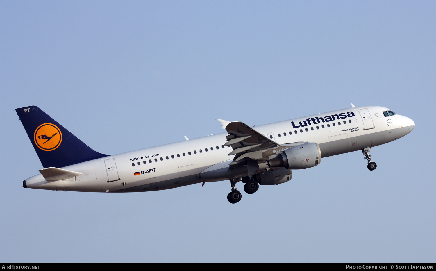 Aircraft Photo of D-AIPT | Airbus A320-211 | Lufthansa | AirHistory.net #216125