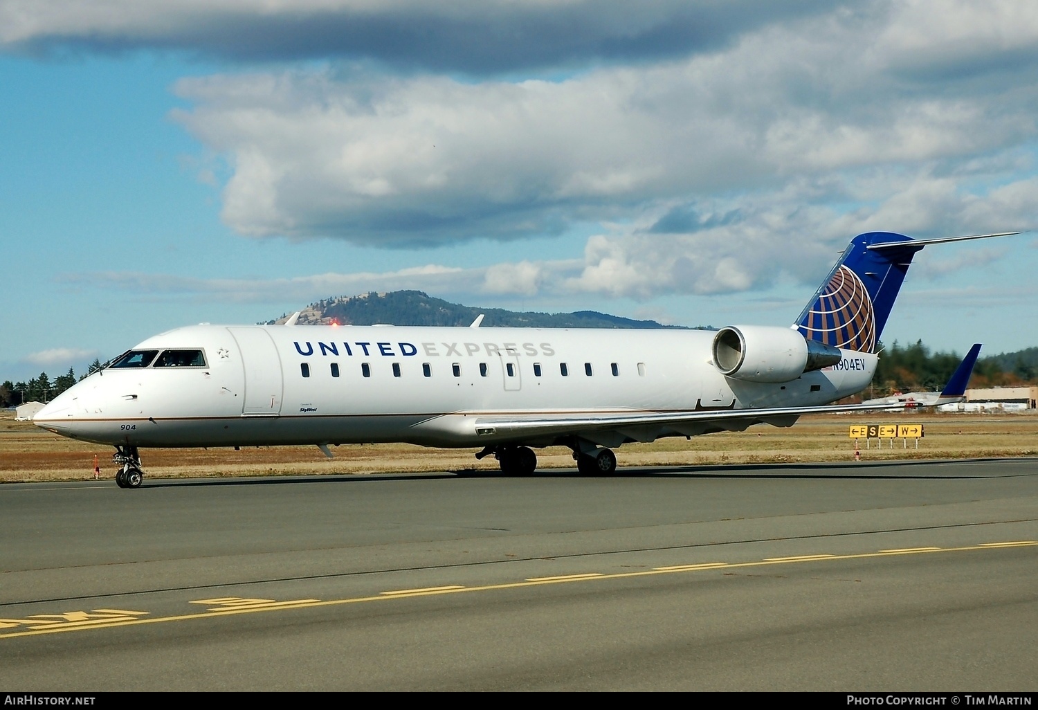 Aircraft Photo of N904EV | Bombardier CRJ-200ER (CL-600-2B19) | United Express | AirHistory.net #216133