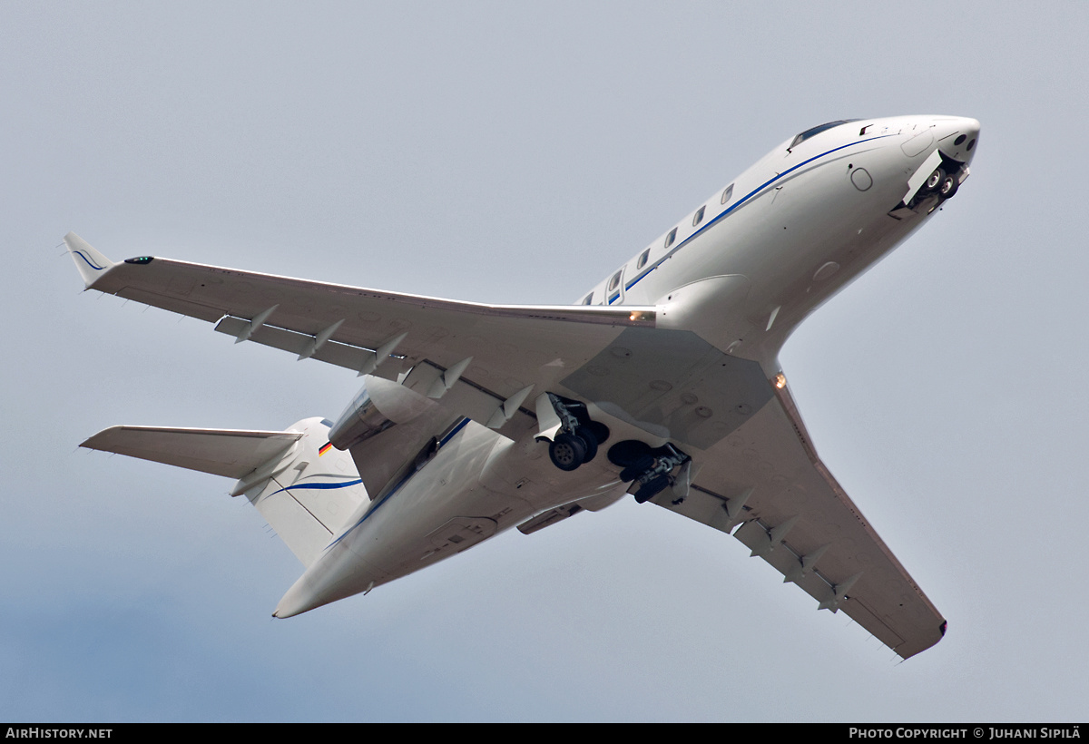 Aircraft Photo of D-ABEY | Bombardier Challenger 605 (CL-600-2B16) | AirHistory.net #216159