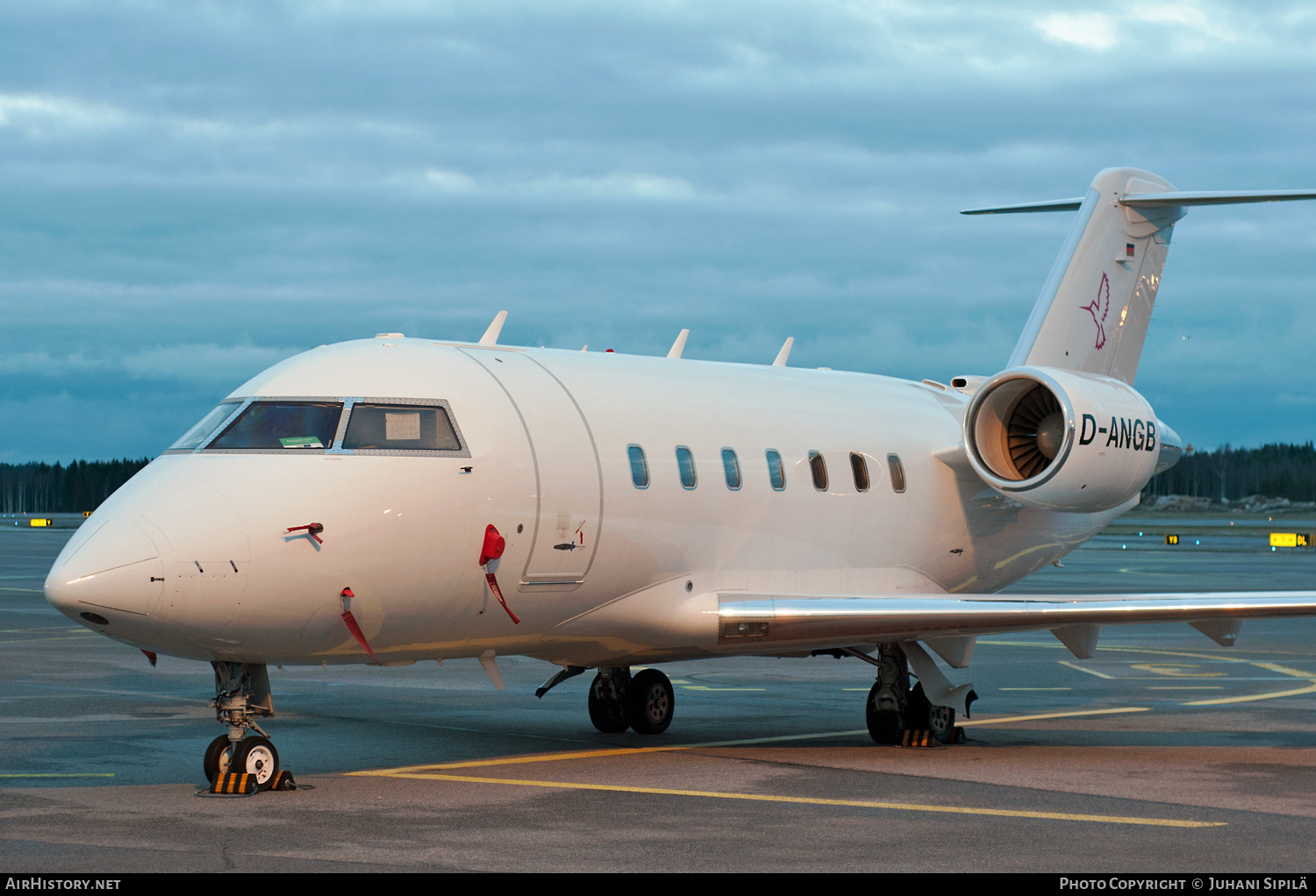 Aircraft Photo of D-ANGB | Canadair Challenger 604 (CL-600-2B16) | MHS Aviation | AirHistory.net #216251
