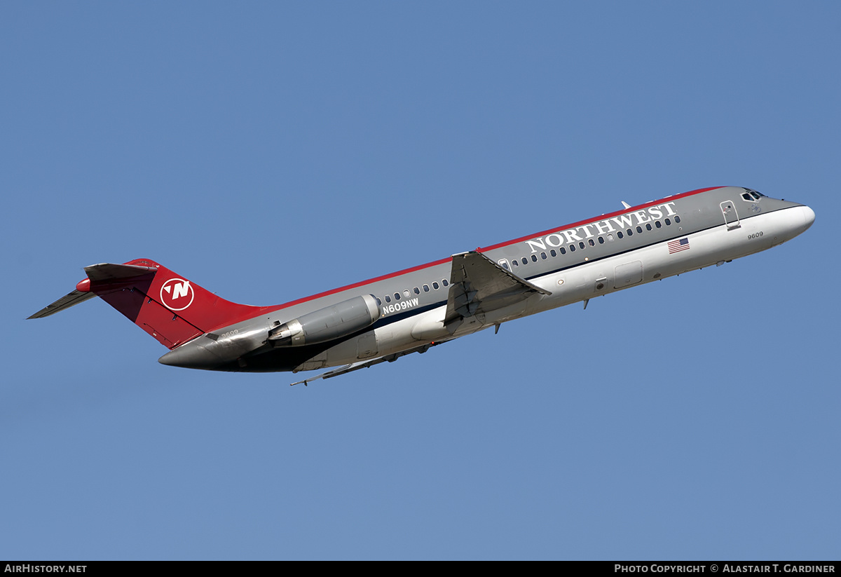 Aircraft Photo of N609NW | McDonnell Douglas DC-9-32 | Northwest Airlines | AirHistory.net #216265