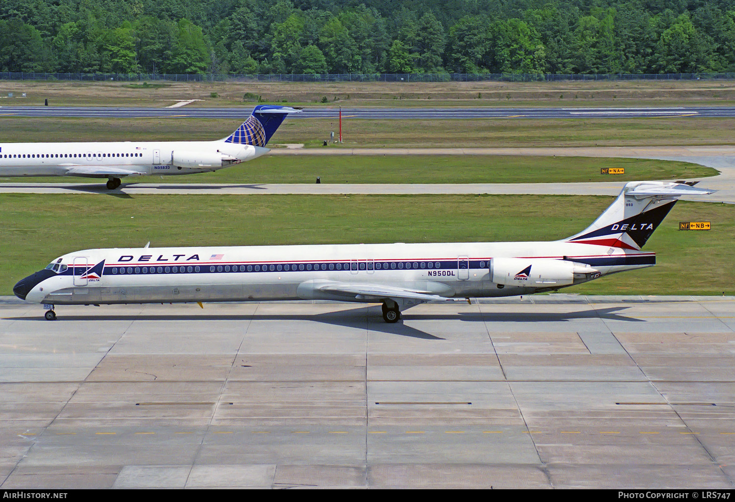 Aircraft Photo of N950DL | McDonnell Douglas MD-88 | Delta Air Lines | AirHistory.net #216284