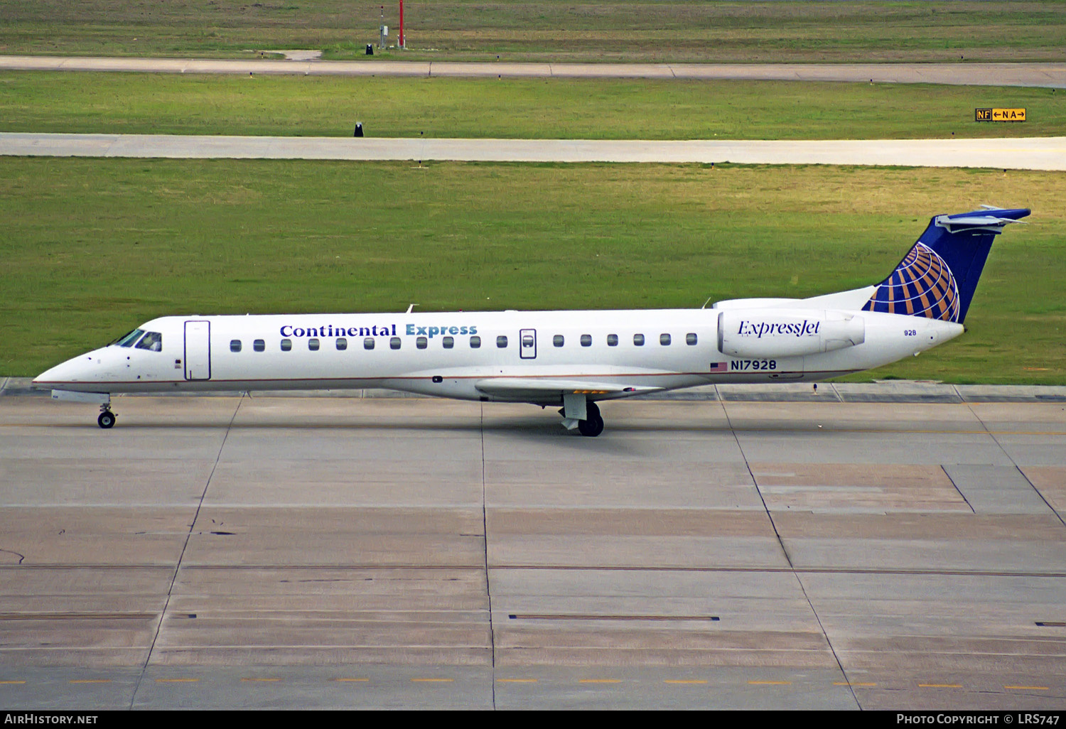 Aircraft Photo of N17928 | Embraer ERJ-145ER (EMB-145ER) | Continental Express | AirHistory.net #216311