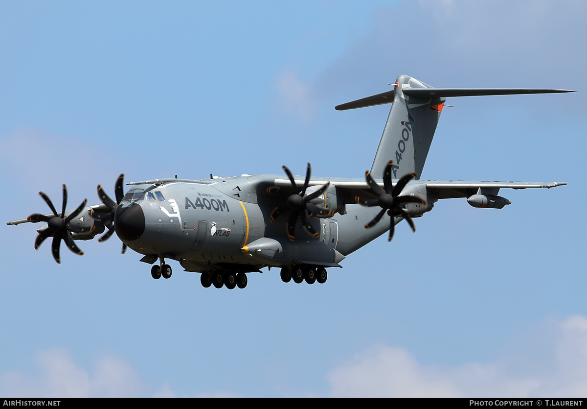 Aircraft Photo of EC-404 | Airbus A400M Atlas | Airbus | AirHistory.net #216419