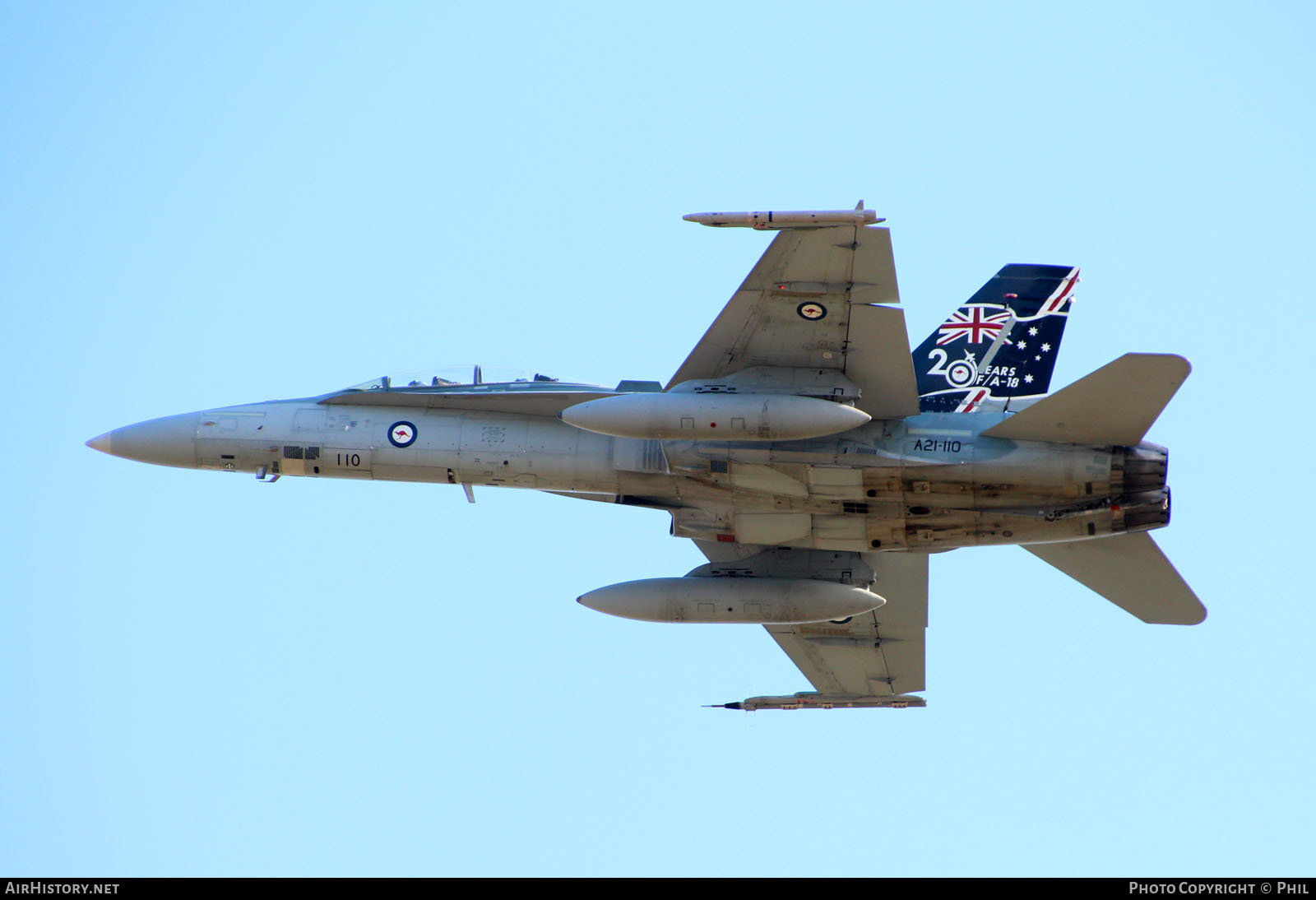 Aircraft Photo of A21-110 | McDonnell Douglas F/A-18B Hornet | Australia - Air Force | AirHistory.net #216453