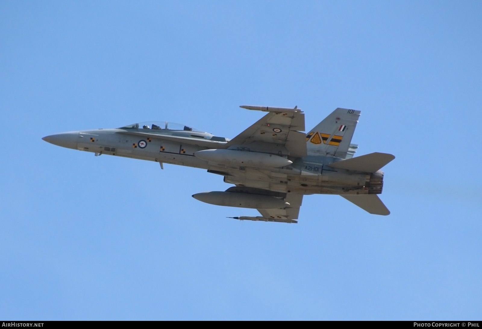 Aircraft Photo of A21-101 | McDonnell Douglas F/A-18B Hornet | Australia - Air Force | AirHistory.net #216464