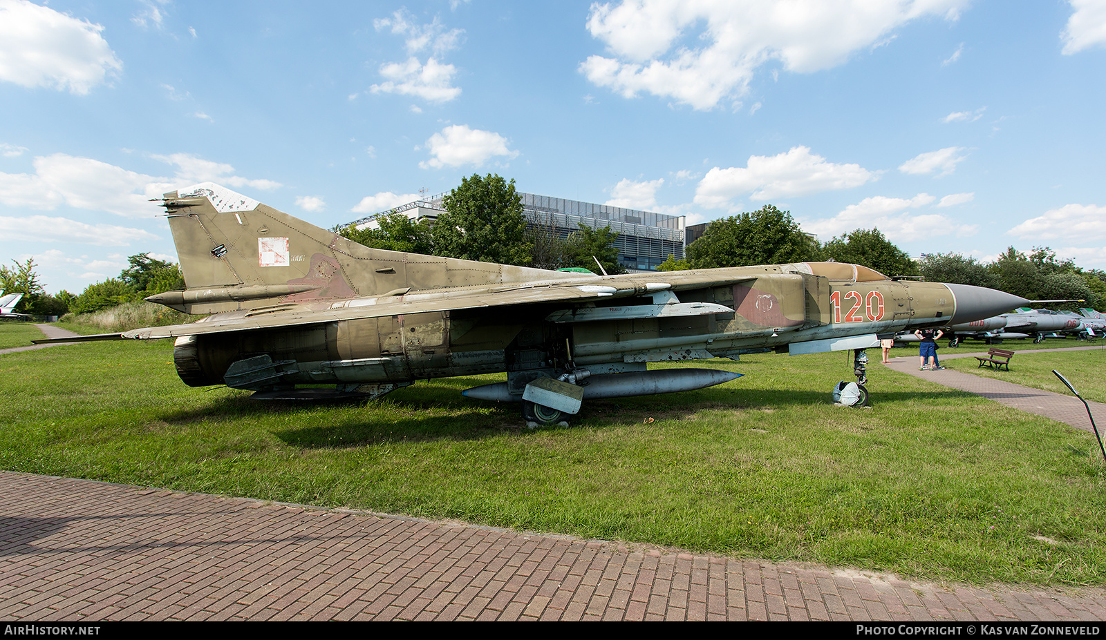 Aircraft Photo of 120 | Mikoyan-Gurevich MiG-23MF | Poland - Air Force | AirHistory.net #216475