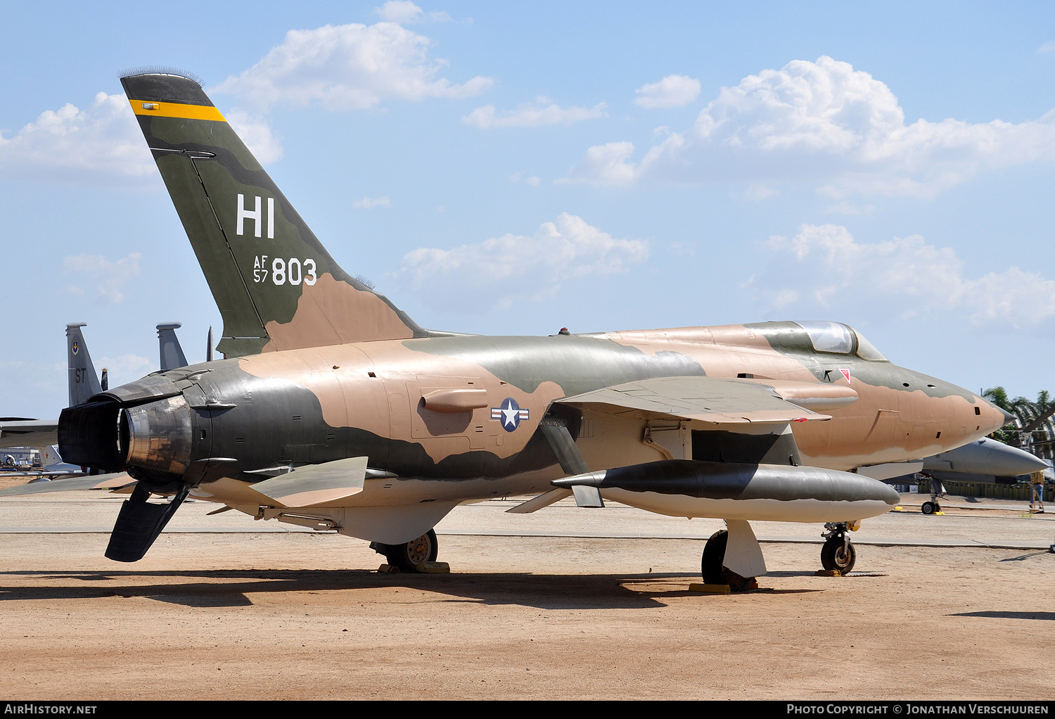 Aircraft Photo of 57-5803 / AF57-803 | Republic F-105B Thunderchief | USA - Air Force | AirHistory.net #216485