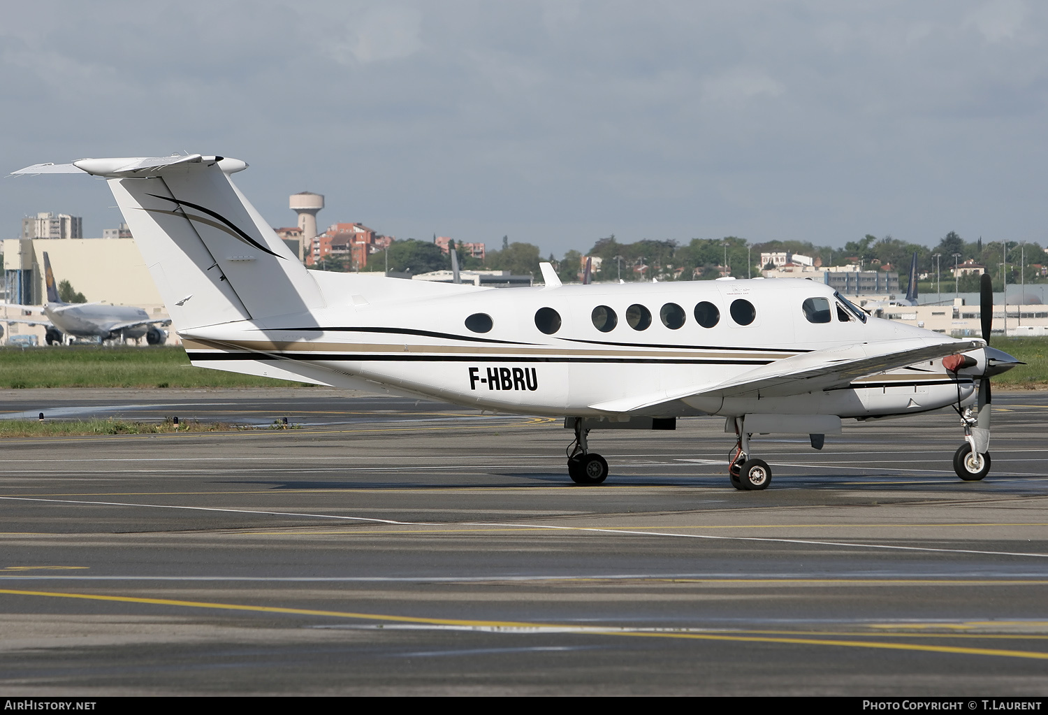 Aircraft Photo of F-HBRU | Raytheon B200 King Air | AirHistory.net #216574