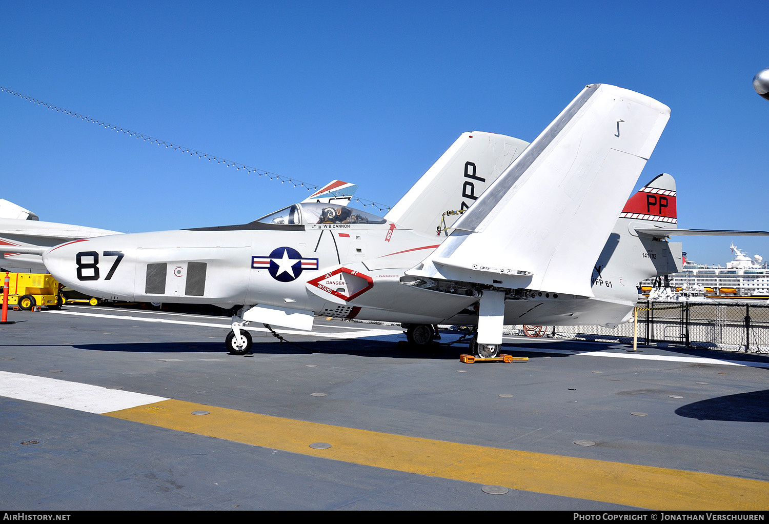 Aircraft Photo of 141702 | Grumman RF-9J Cougar | USA - Navy | AirHistory.net #216689