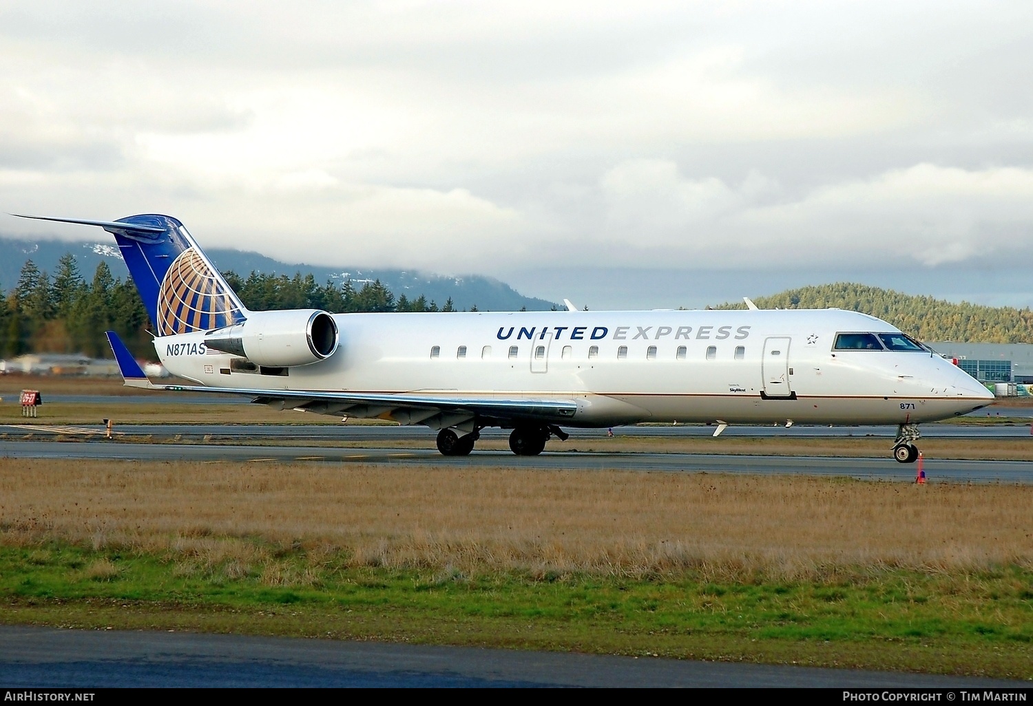 Aircraft Photo of N871AS | Bombardier CRJ-200ER (CL-600-2B19) | United Express | AirHistory.net #217044