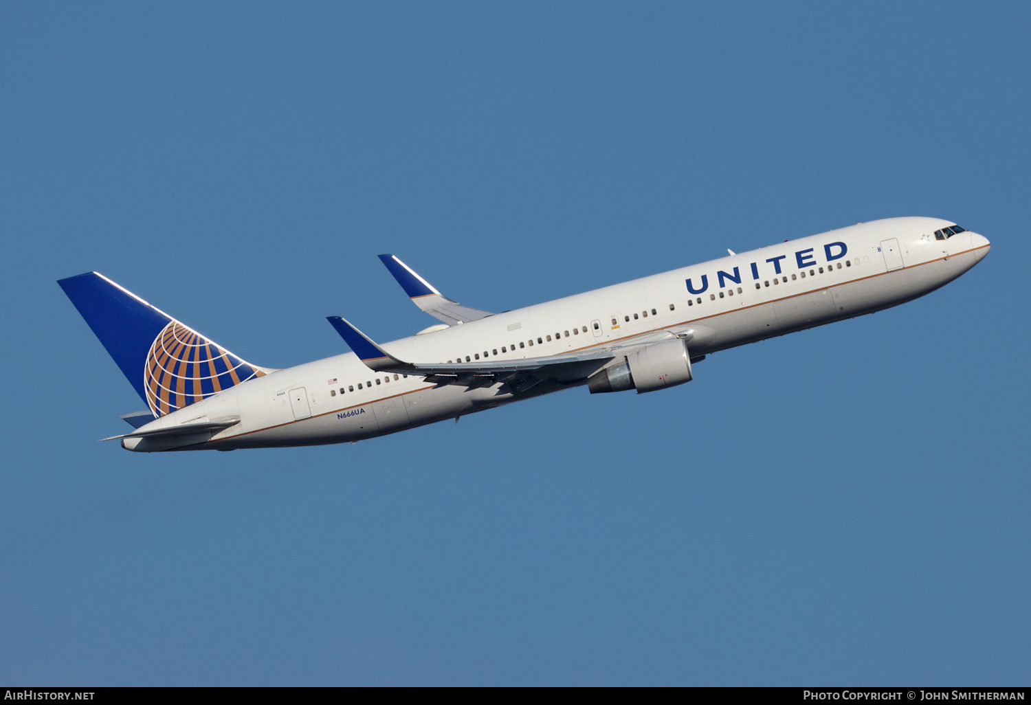 Aircraft Photo of N666UA | Boeing 767-322/ER | United Airlines | AirHistory.net #217239