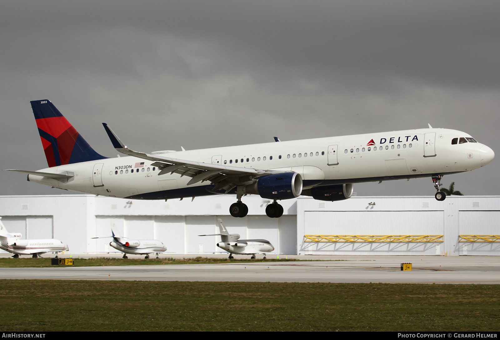 Aircraft Photo of N303DN | Airbus A321-211 | Delta Air Lines | AirHistory.net #217264