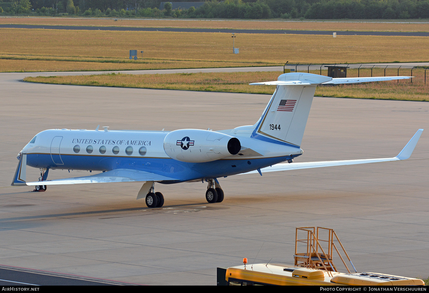 Aircraft Photo of 97-1944 / 1944 | Gulfstream Aerospace C-37A Gulfstream V (G-V) | USA - Army | AirHistory.net #217350