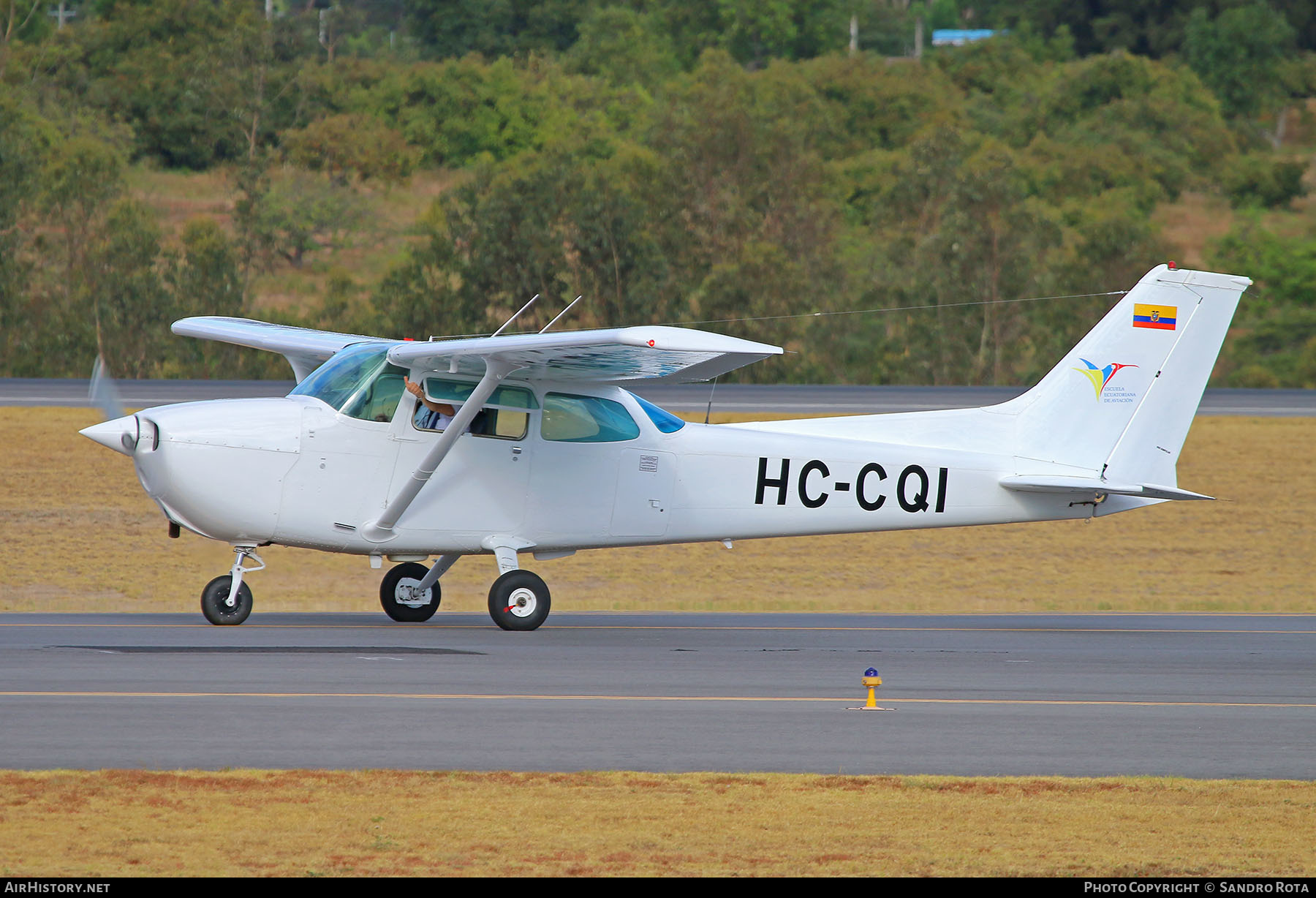 Aircraft Photo of HC-CQI | Cessna 172N Skyhawk | Escuela Ecuatoriana de Aviación | AirHistory.net #217627