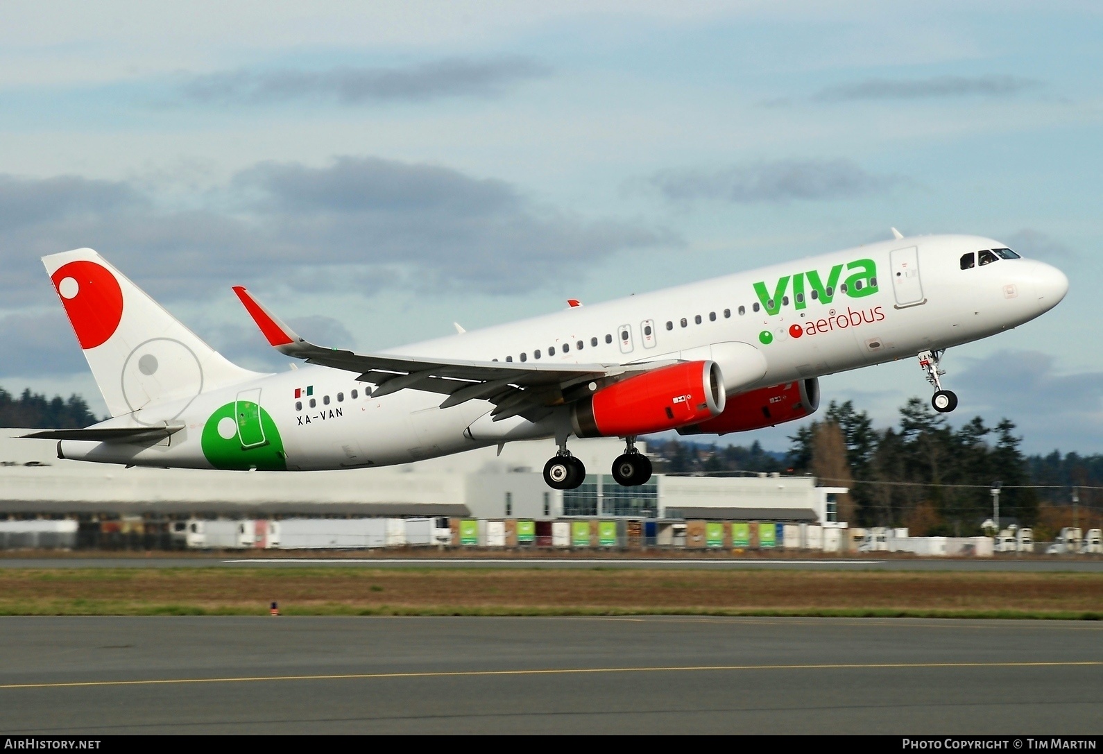 Aircraft Photo of XA-VAN | Airbus A320-232 | Viva Aerobús | AirHistory.net #217707