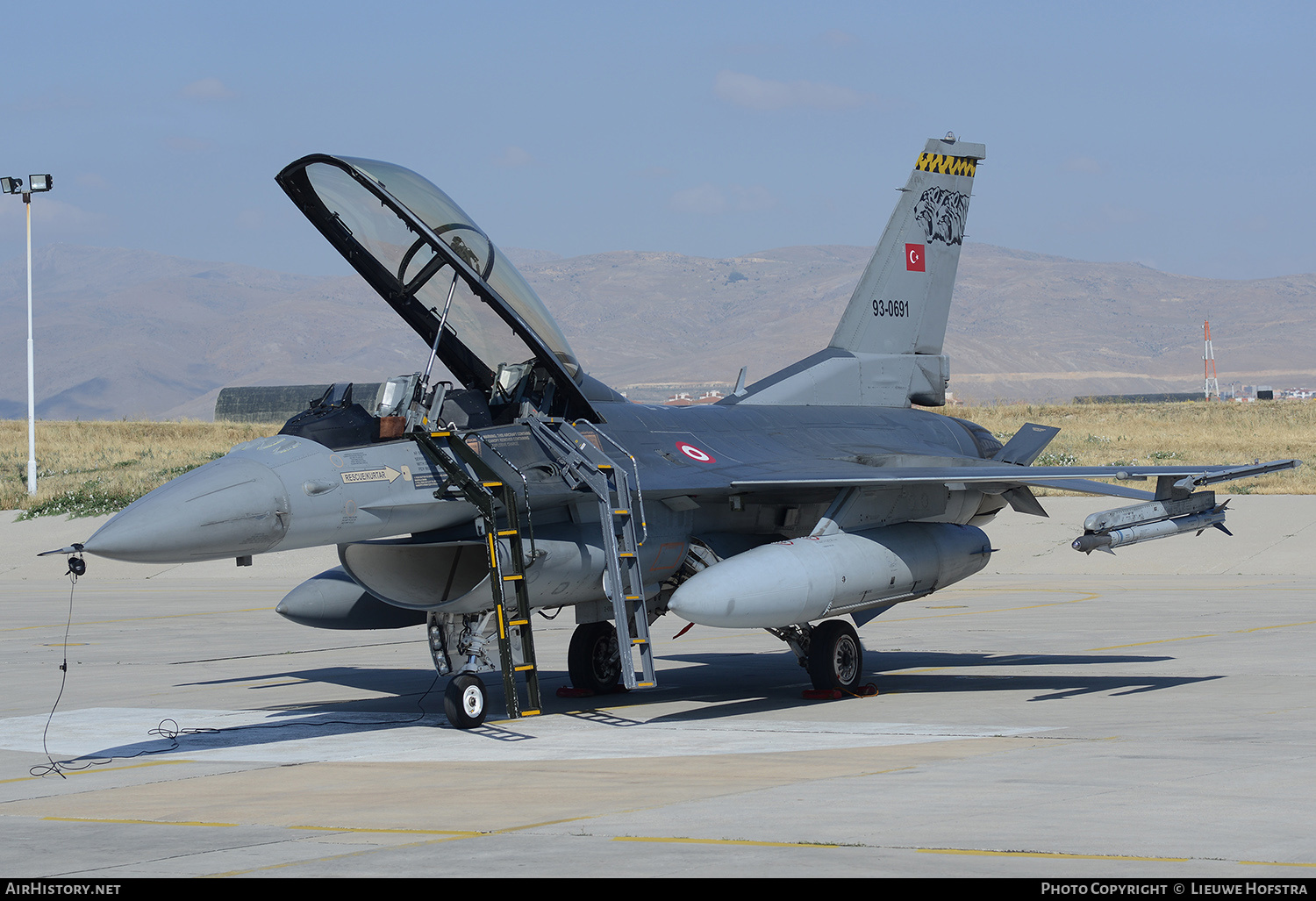 Aircraft Photo of 93-0691 | General Dynamics F-16D Fighting Falcon | Turkey - Air Force | AirHistory.net #217747