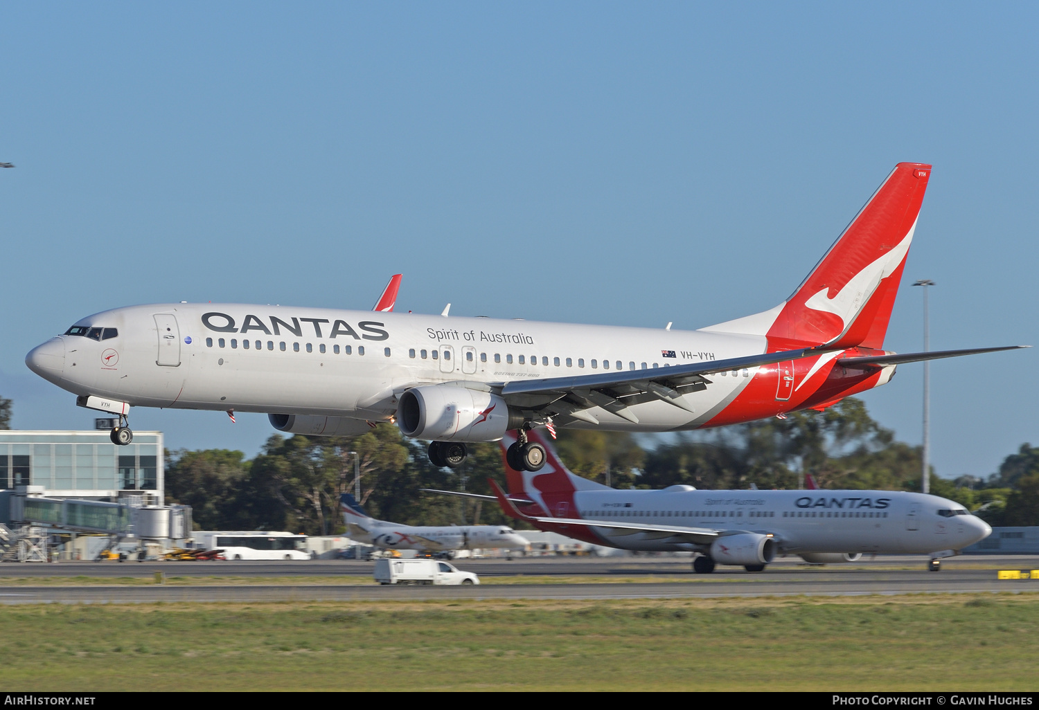 Aircraft Photo of VH-VYH | Boeing 737-838 | Qantas | AirHistory.net #217834