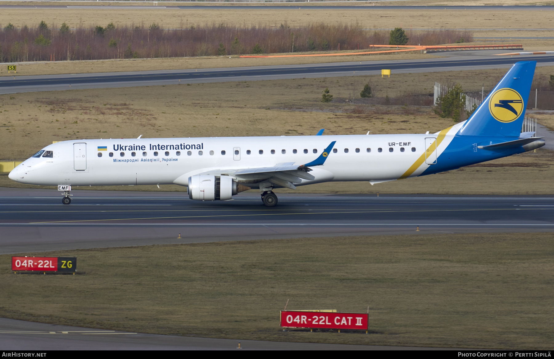 Aircraft Photo of UR-EMF | Embraer 195LR (ERJ-190-200LR) | Ukraine International Airlines | AirHistory.net #217879