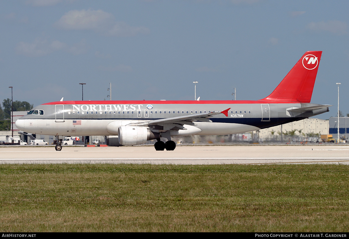 Aircraft Photo of N357NW | Airbus A320-212 | Northwest Airlines | AirHistory.net #218009