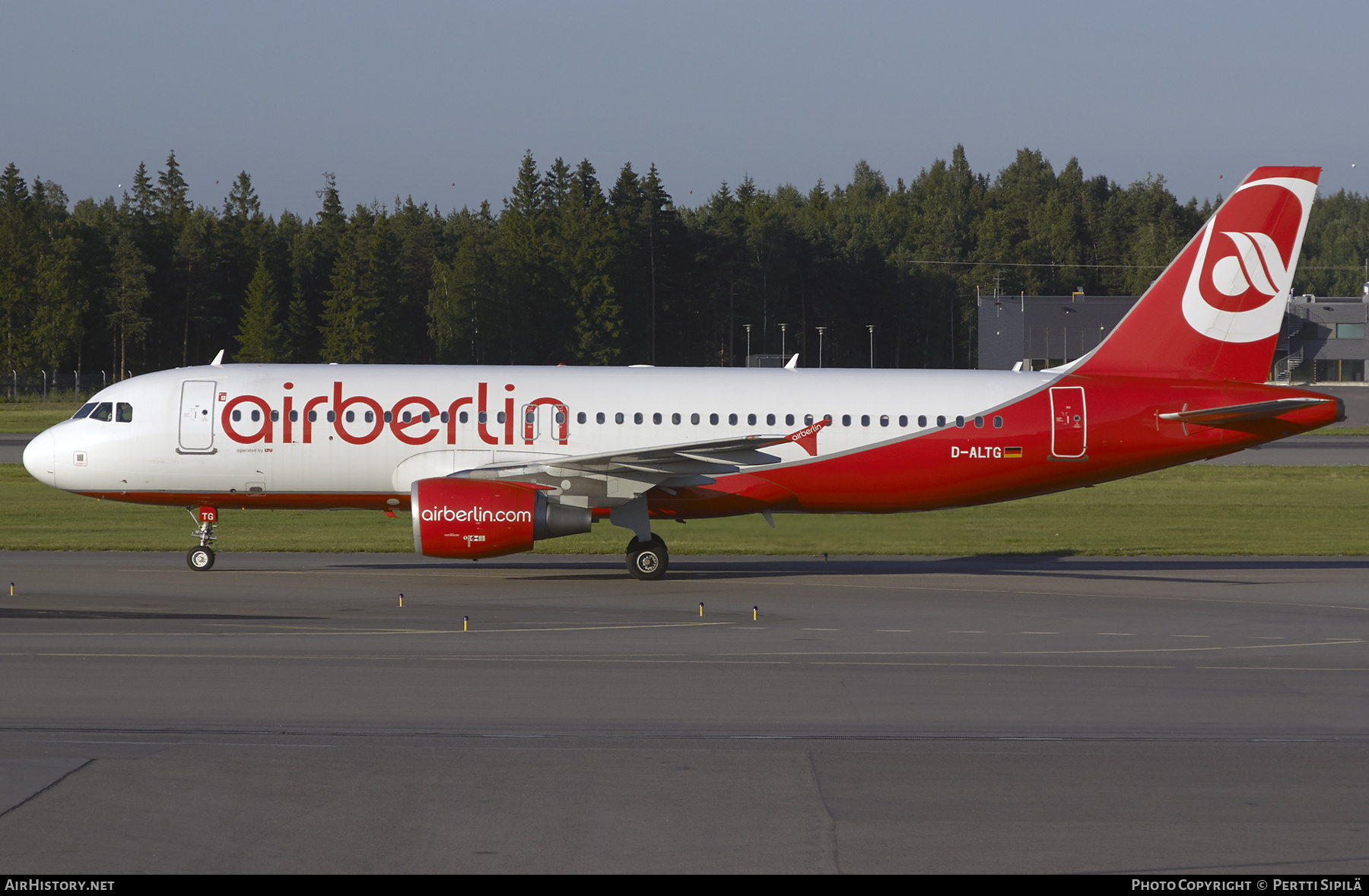 Aircraft Photo of D-ALTG | Airbus A320-214 | Air Berlin | AirHistory.net #218011