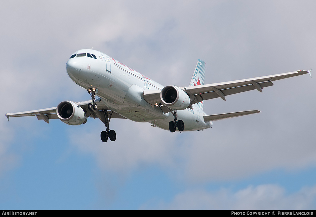 Aircraft Photo of C-GKOE | Airbus A320-214 | Air Canada | AirHistory.net #218076