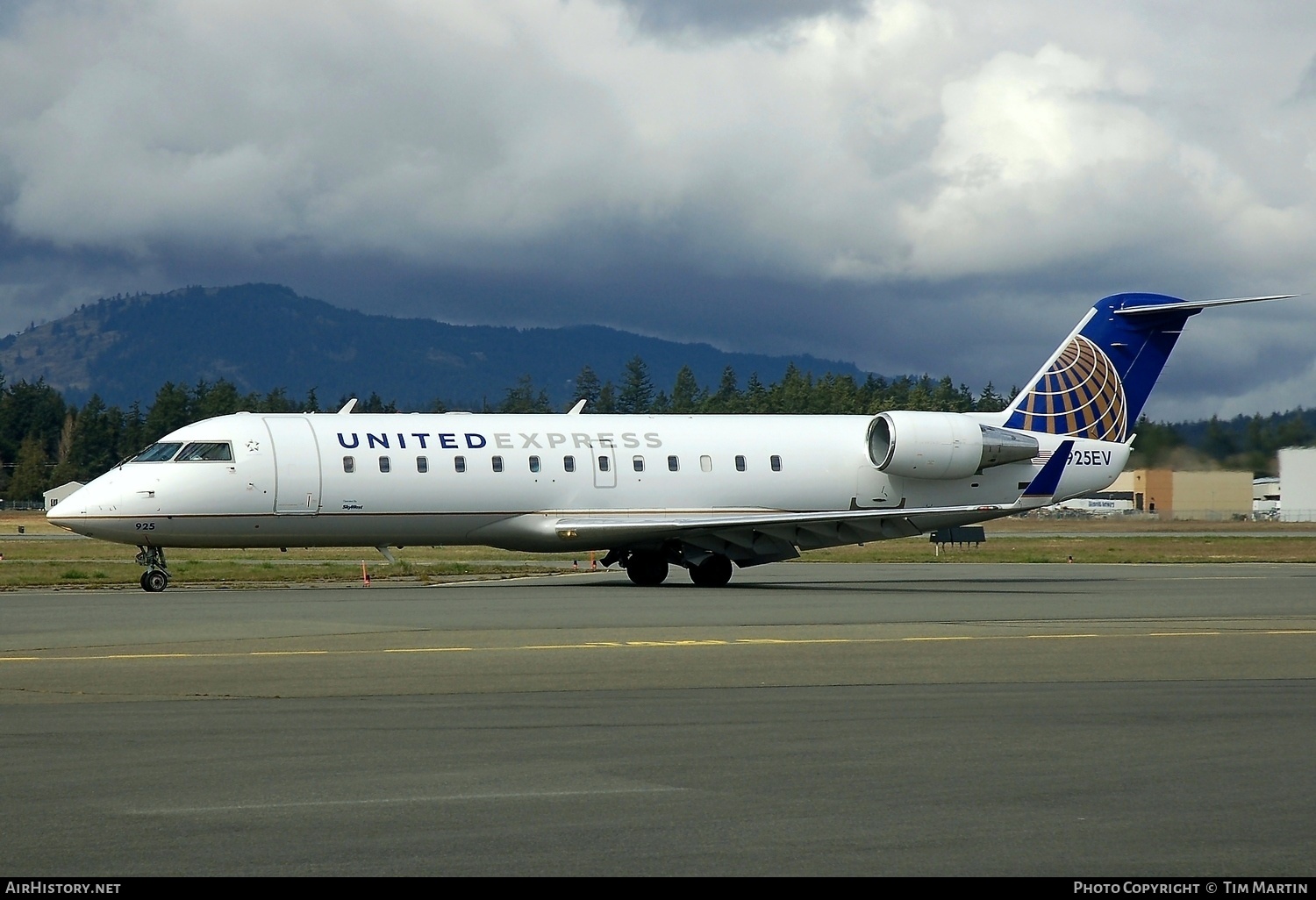 Aircraft Photo of N925EV | Bombardier CRJ-200ER (CL-600-2B19) | United Express | AirHistory.net #218090