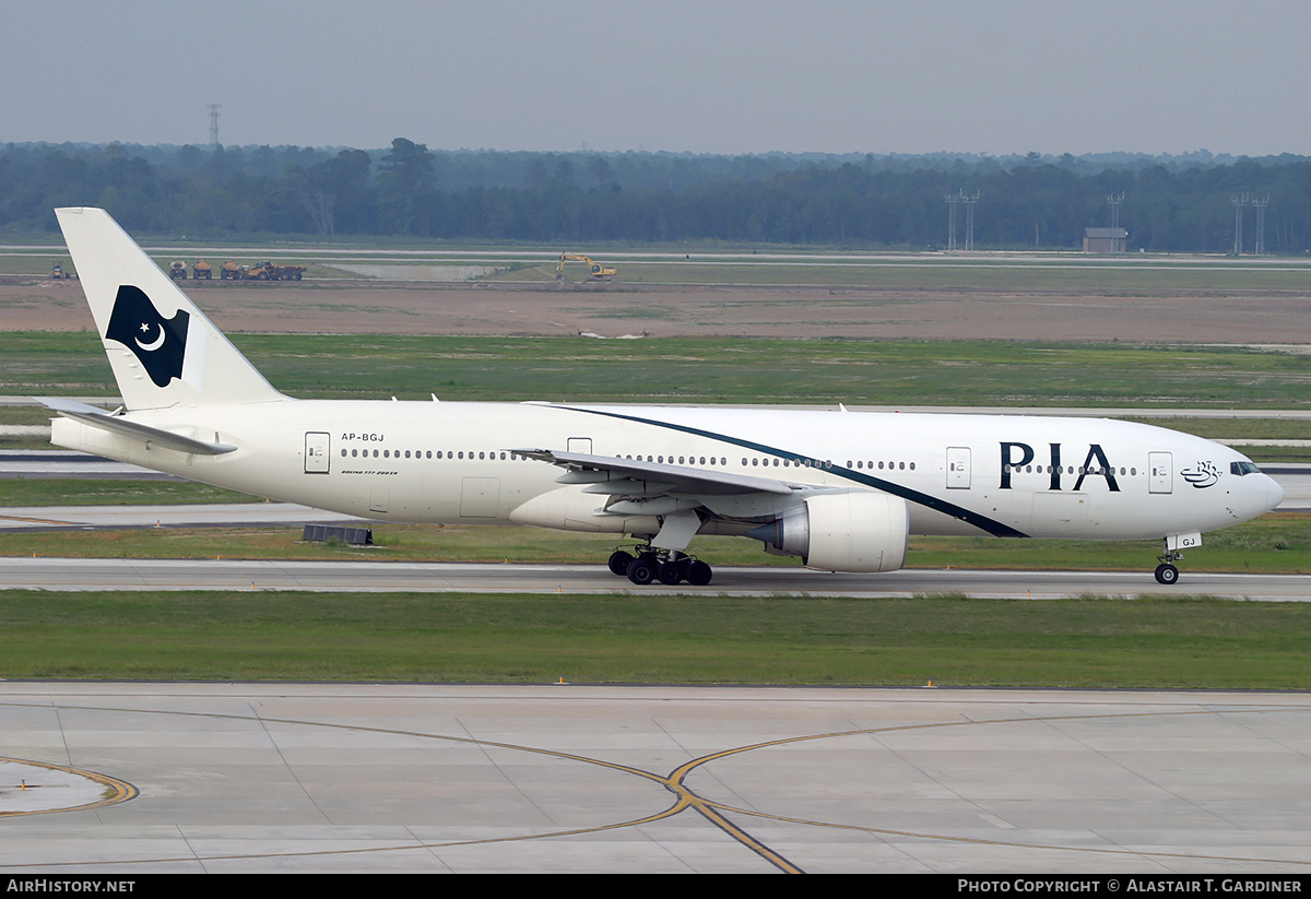 Aircraft Photo of AP-BGJ | Boeing 777-240/ER | Pakistan International Airlines - PIA | AirHistory.net #218284
