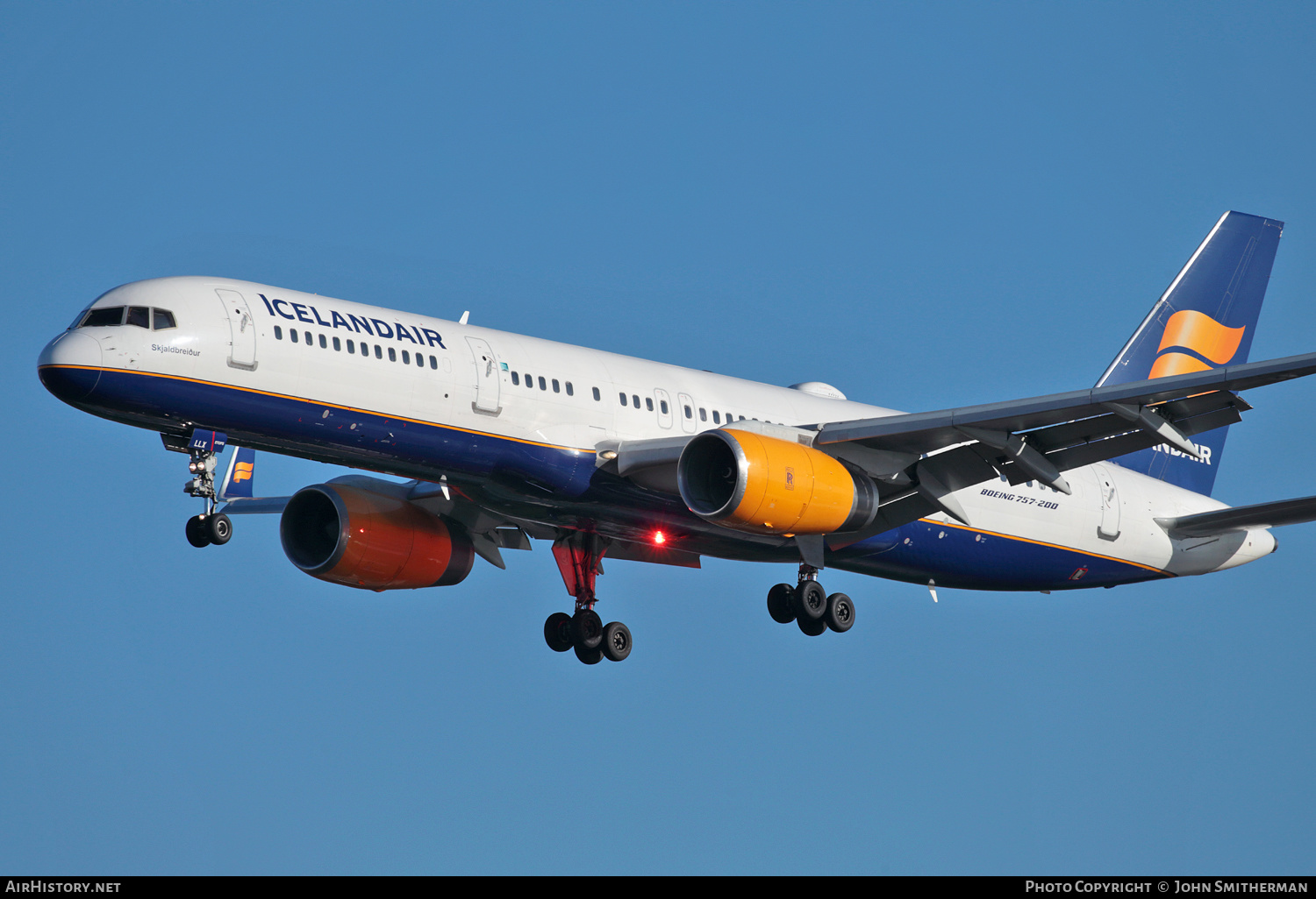 Aircraft Photo of TF-LLX | Boeing 757-256 | Icelandair | AirHistory.net #218344