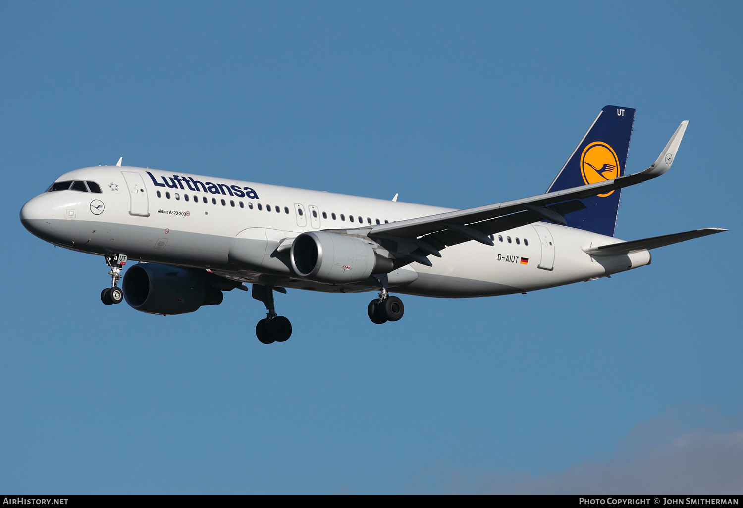 Aircraft Photo of D-AIUT | Airbus A320-214 | Lufthansa | AirHistory.net #218423
