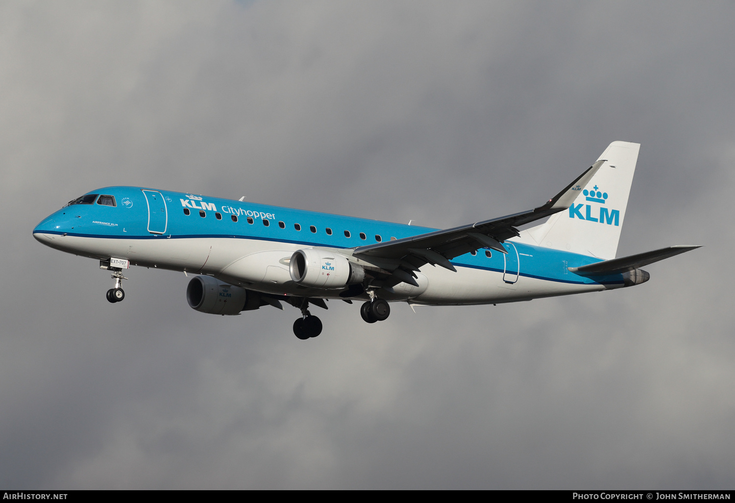 Aircraft Photo of PH-EXT | Embraer 175STD (ERJ-170-200STD) | KLM Cityhopper | AirHistory.net #218465