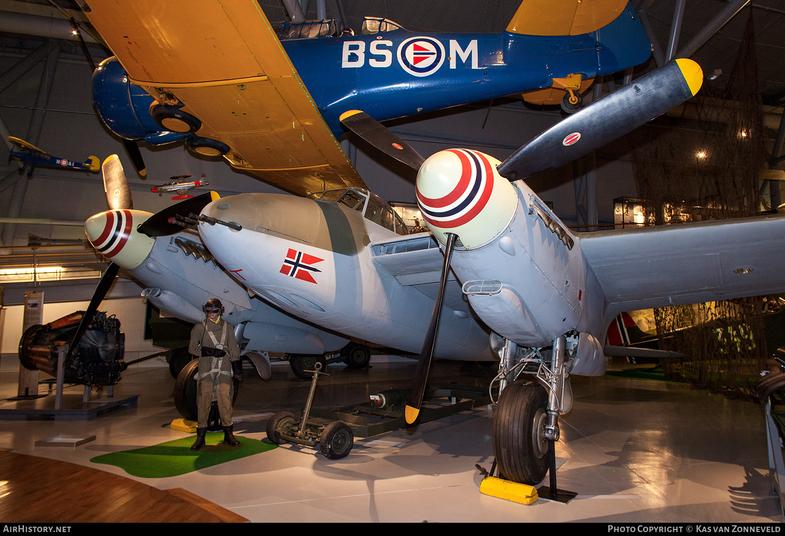 Aircraft Photo of TW117 | De Havilland D.H. 98 Mosquito T3 | UK - Air Force | AirHistory.net #218510