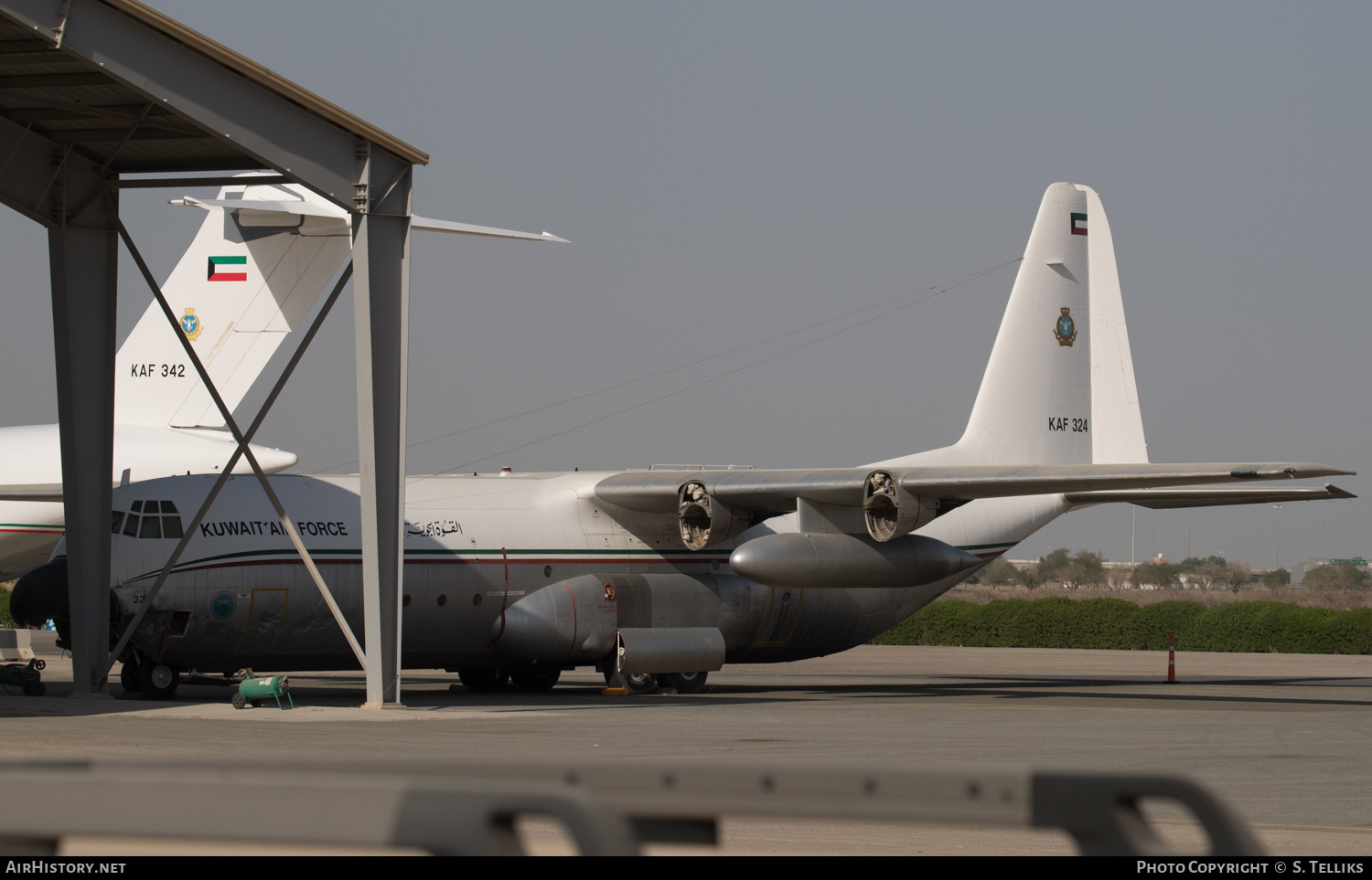 Aircraft Photo of KAF324 | Lockheed L-100-30 Hercules (382G) | Kuwait - Air Force | AirHistory.net #218578