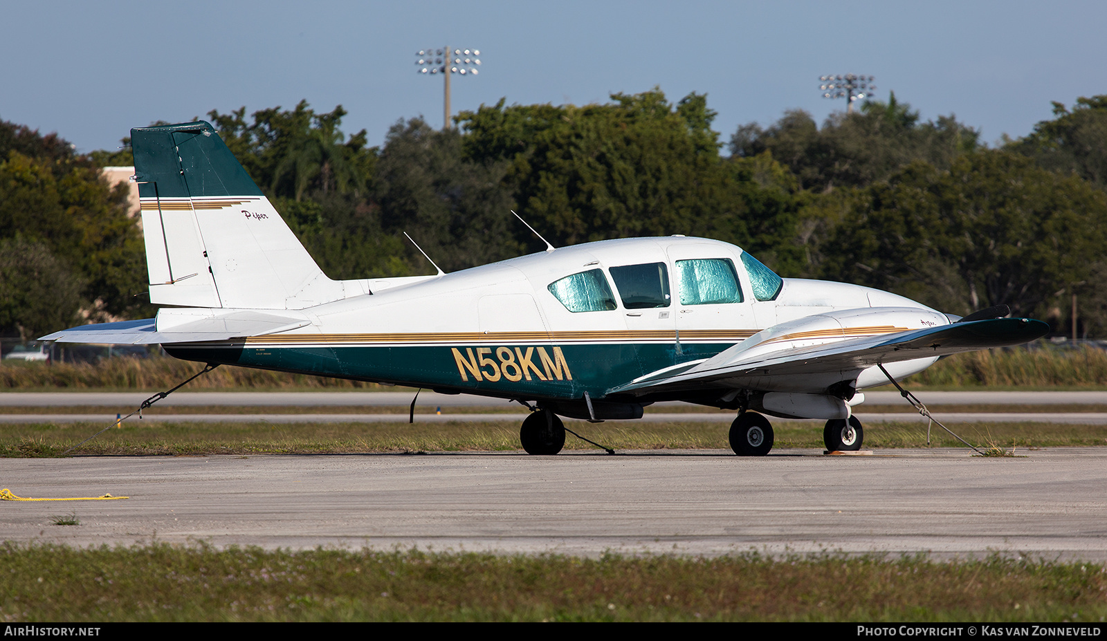 Aircraft Photo of N58KM | Piper PA-23-250 Aztec E | AirHistory.net #218818