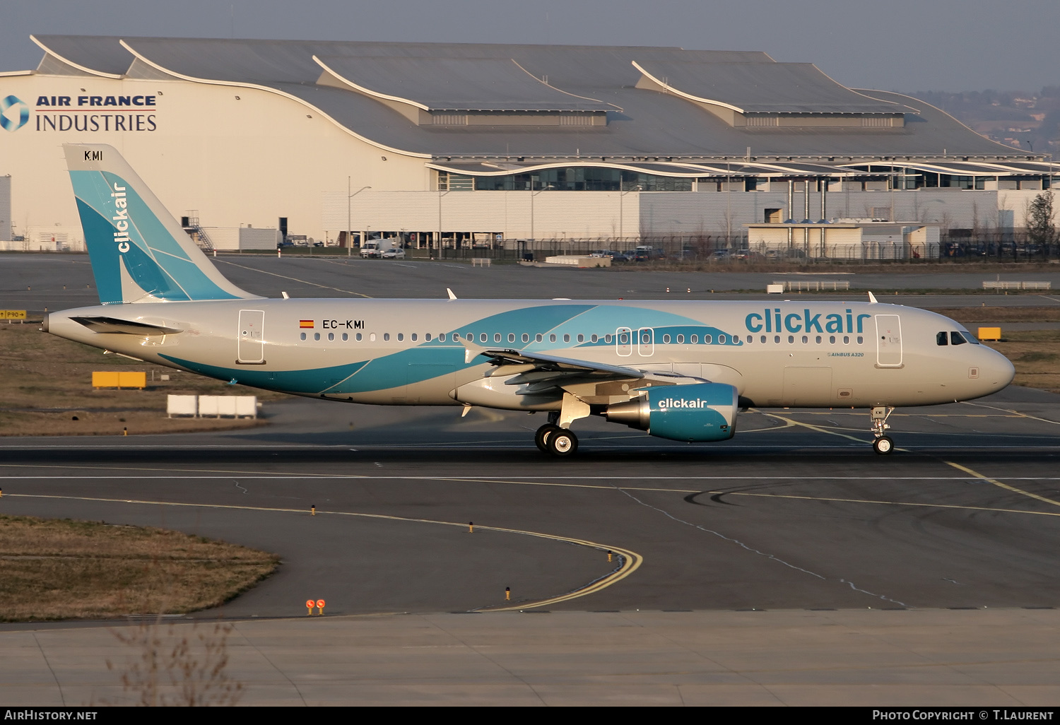 Aircraft Photo of EC-KMI | Airbus A320-216 | Clickair | AirHistory.net #219150