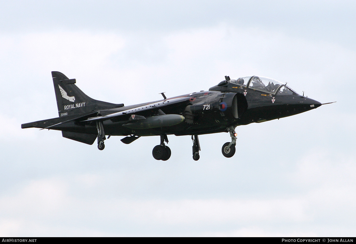 Aircraft Photo of ZD990 | Hawker Siddeley Harrier T8 | UK - Navy | AirHistory.net #219255