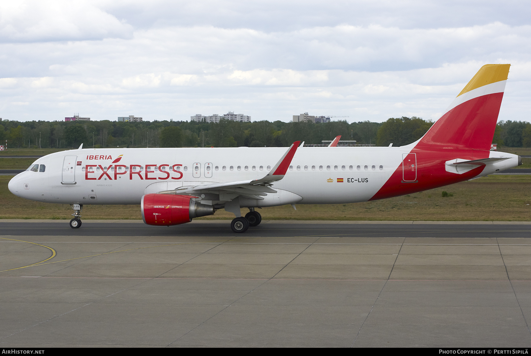Aircraft Photo of EC-LUS | Airbus A320-216 | Iberia Express | AirHistory.net #219272