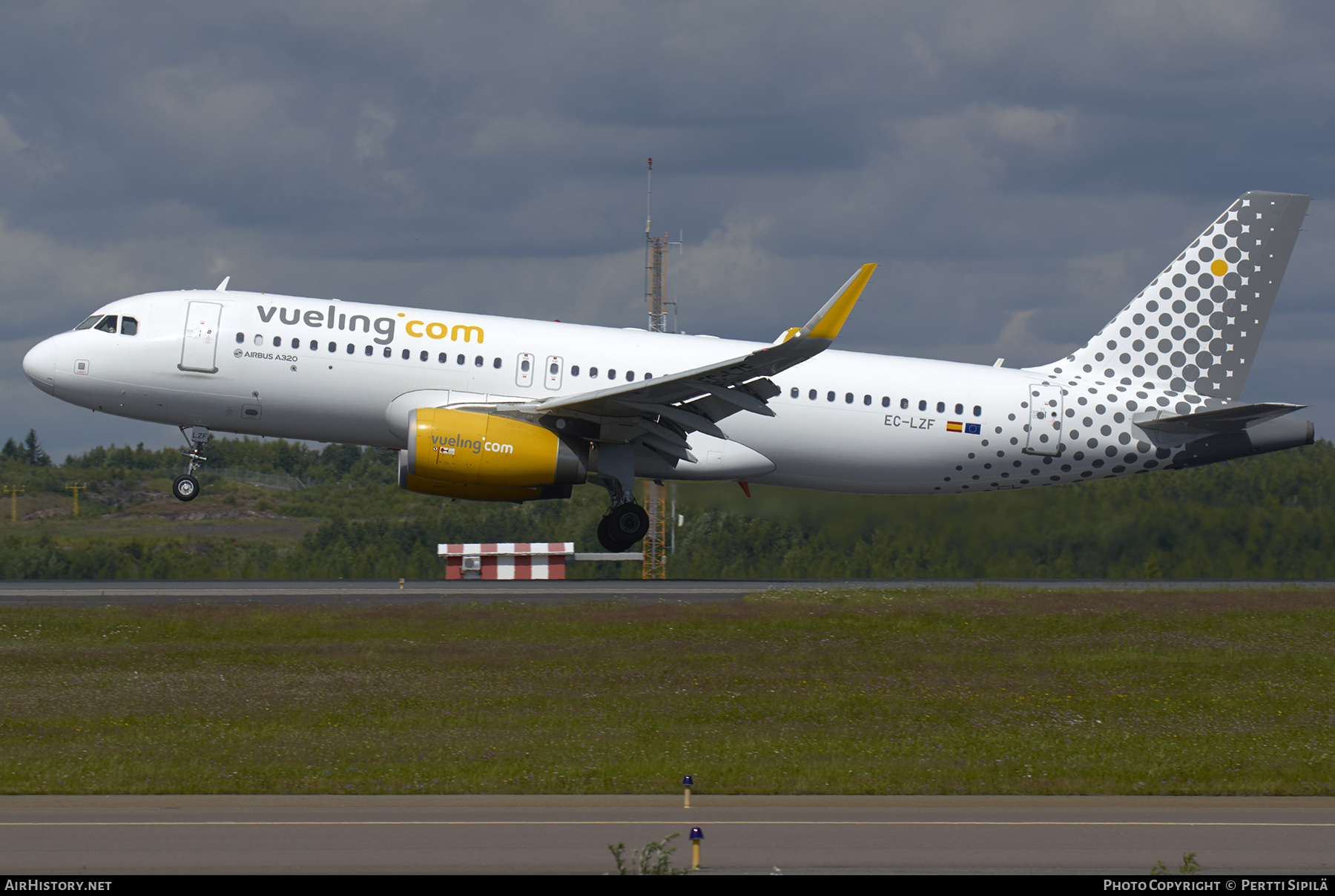 Aircraft Photo of EC-LZF | Airbus A320-232 | Vueling Airlines | AirHistory.net #219298