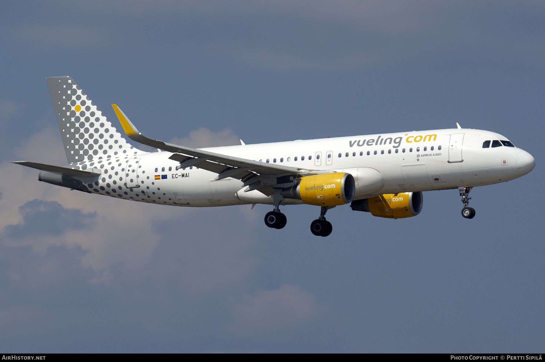 Aircraft Photo of EC-MAI | Airbus A320-214 | Vueling Airlines | AirHistory.net #219304