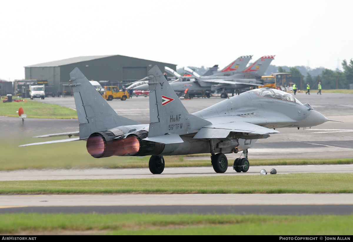 Aircraft Photo of 27 | Mikoyan-Gurevich MiG-29UB (9-51) | Hungary - Air Force | AirHistory.net #219377