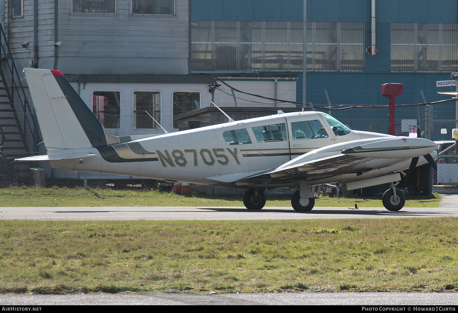 Aircraft Photo of N8705Y | Piper PA-30-160 Twin Comanche C | AirHistory.net #219478