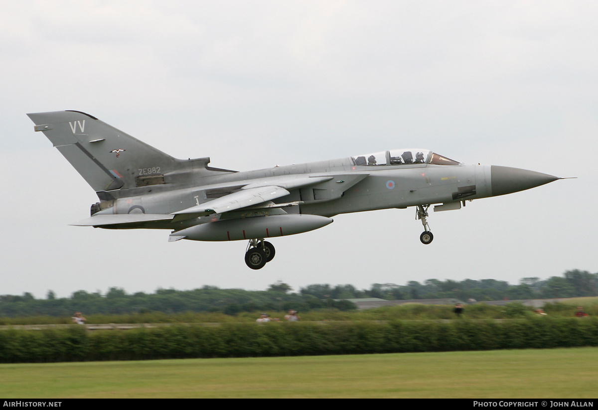 Aircraft Photo of ZE982 | Panavia Tornado F3 | UK - Air Force | AirHistory.net #219488